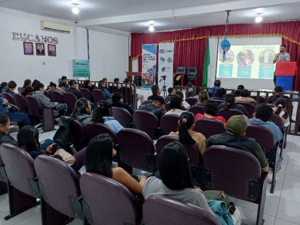 Talleres y charlas educativas a estudiantes universitarios